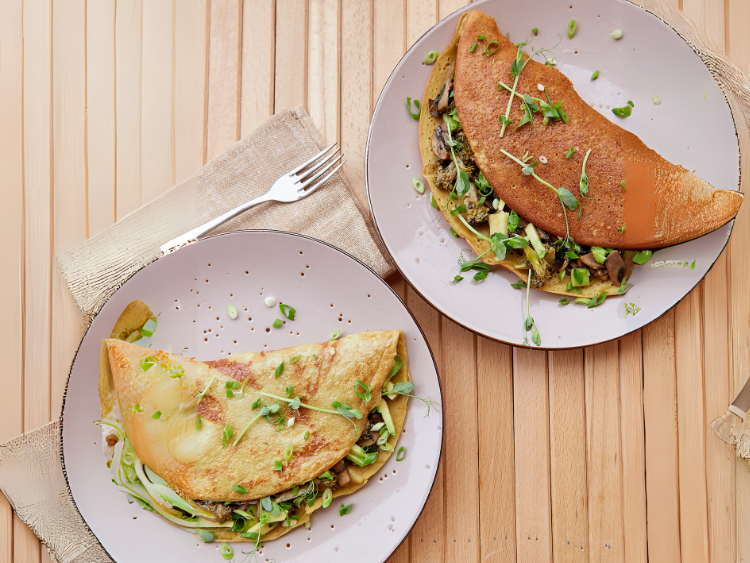 🌱 Savory Vegan Pancakes with Mushrooms, Pea Sprouts and Avocado